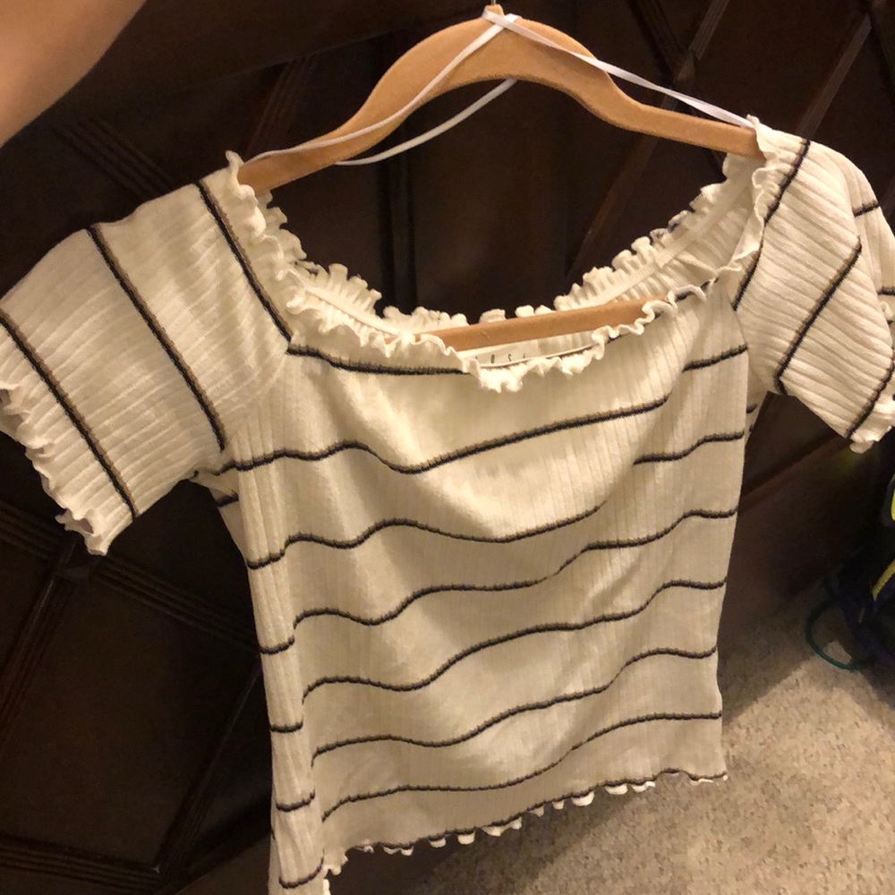 Off the shoulder shirt,